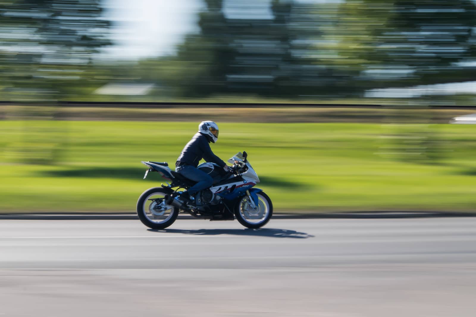 motorcyclist fleeing nevada state troopers, would later crash in Las Vegas traffic.
