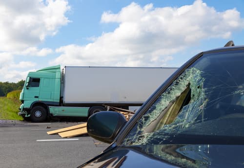 ​When to Hire a Truck Accident Attorney
